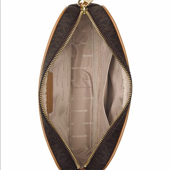 Michael Kors crossbody bag - Picture 3 of 9